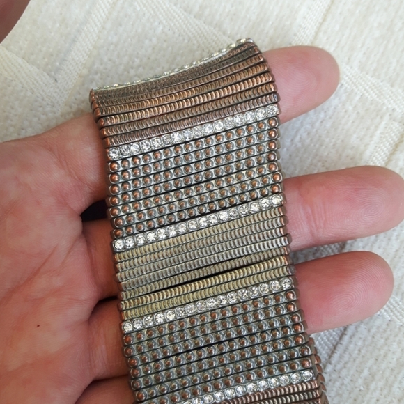 Wide stretch coppery / mixed metals bar bead bracelet with rhinestones - Picture 6 of 8